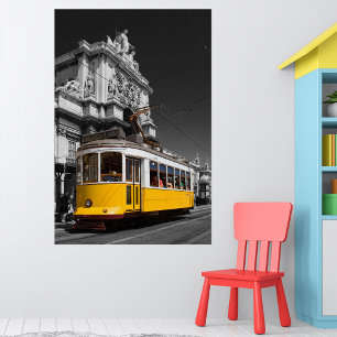 Foto Tranvía amarillo de Lisboa. Arco de la calle Augus