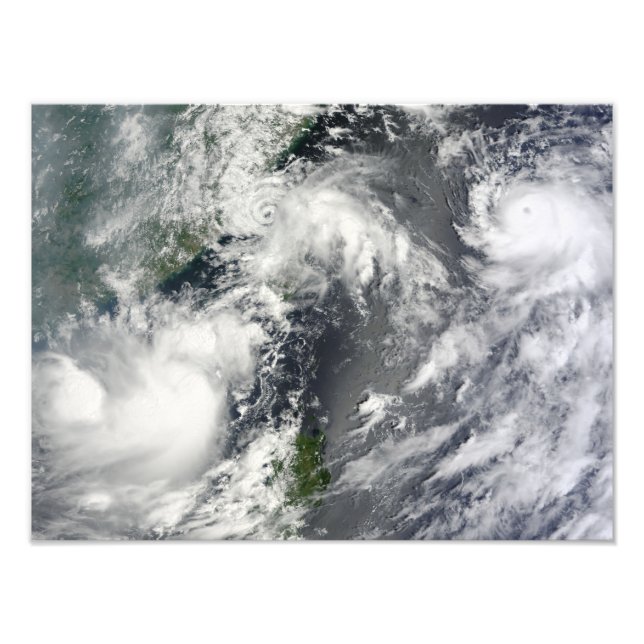 Foto Tres fuertes tormentas (Frente)