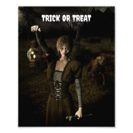 Foto Trick or Treat. Thin female carrying lamp