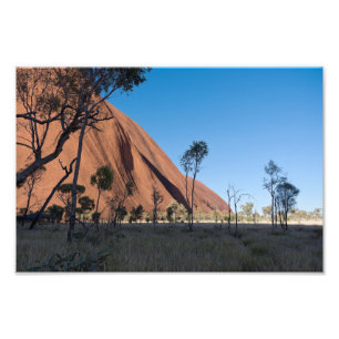 Foto uluru y llanura desértica