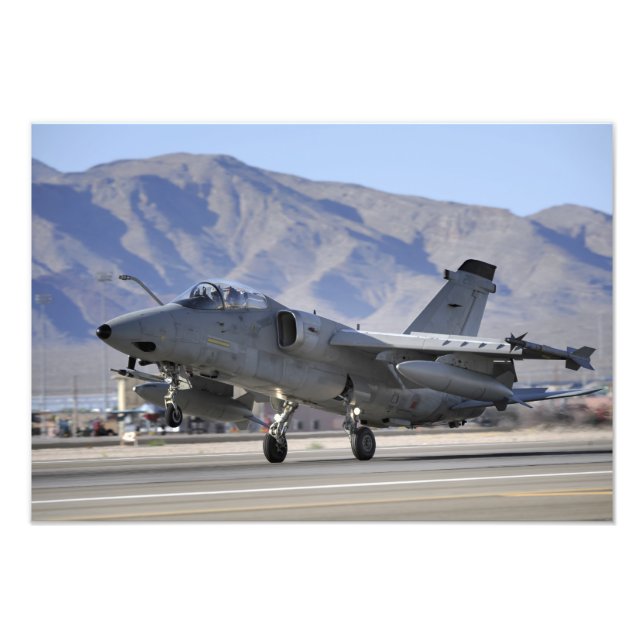 Foto Un combatiente italiano de la Fuerza Aérea AMX (Frente)