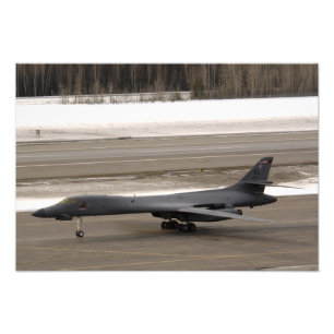 Foto Un lancero de B-1B realiza un dudoso