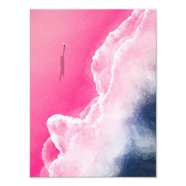 Foto Un surfista en una playa rosada en Indonesia (Frente)