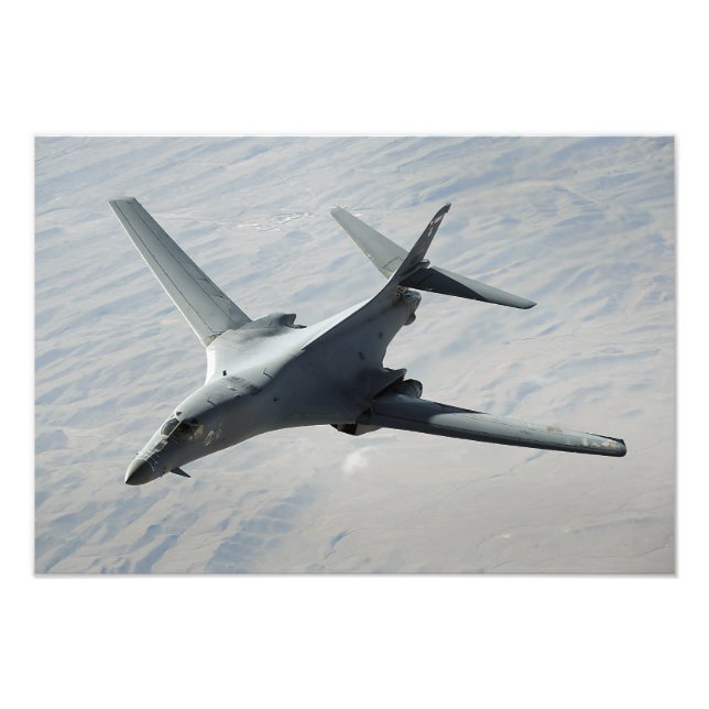 Foto Una bailarina B-1B de la Fuerza Aérea de Estados U (Frente)