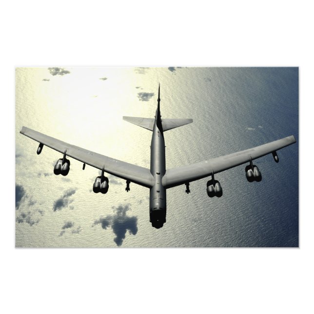 Foto Una Estratorrección B-52 en vuelo (Frente)