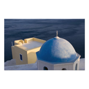 Foto Una iglesia ortodoxa cerca del mar, Oia Santorini