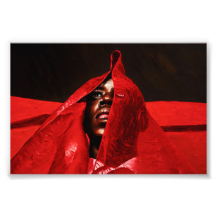 Foto Una mirada intensa: un retrato rojo poderoso del m