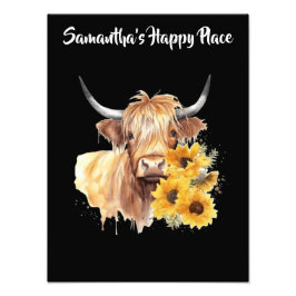 Foto Vaca Highland escocesa con girasoles. Editable