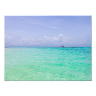 Foto Vela suave en el agua azul del Caribe