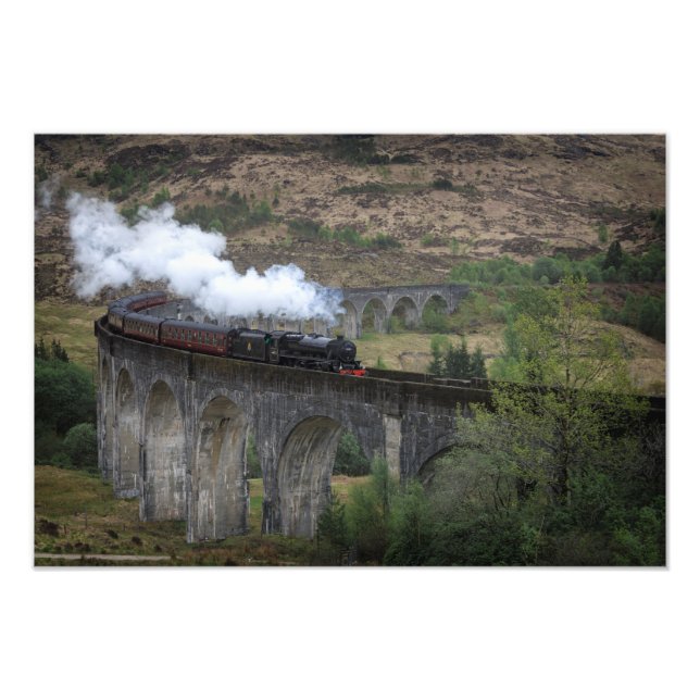 Foto Viejo tren de vapor en el Viaducto de Glenfinnan (Frente)