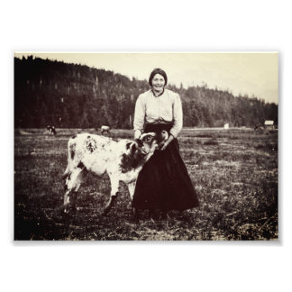 Foto Vintage Juneau Dairy Woman con vaca