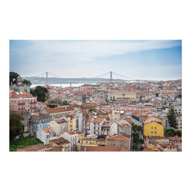 Foto Vista del casco antiguo de Lisboa y el puente del  (Frente)