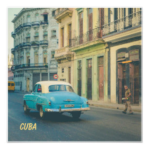 Fotografía callejera de un automóvil clásico vinta