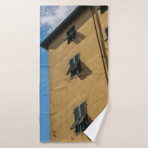FOTOGRAFÍA DE BAJO ÁNGULO DE LA VENTANA DE ENCENDI