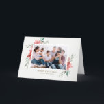 Fotografía de Flores Rojas de Navidad Vintage<br><div class="desc">Feliz Navidad! Envíe saludos y deseos de vacaciones con esta elegante y vintage tarjeta fotográfica de vacaciones. Cuenta con ilustraciones acuáticos de poinsettia roja y vegetación. Personalice esta tarjeta de Navidades florales agregando su foto, saludo, nombres y otros detalles favoritos. Los textos son totalmente editables. Disponible como tarjeta plana, tarjeta...</div>