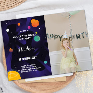 Fotografía de invitaciones de cumpleaños del espac