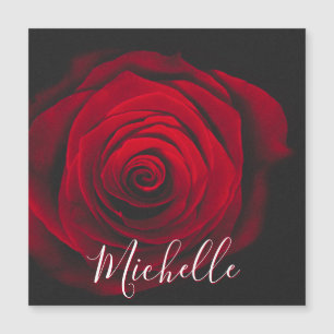 Fotografía de la cosecha de rosa rojo monograma pe