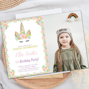 Fotografía de las invitaciones a Unicornio por cum
