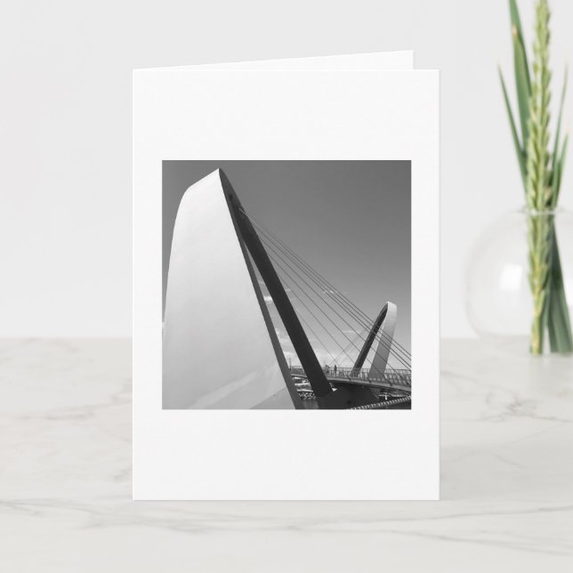 Fotografía en blanco y negro de la tarjeta puente (Anverso)