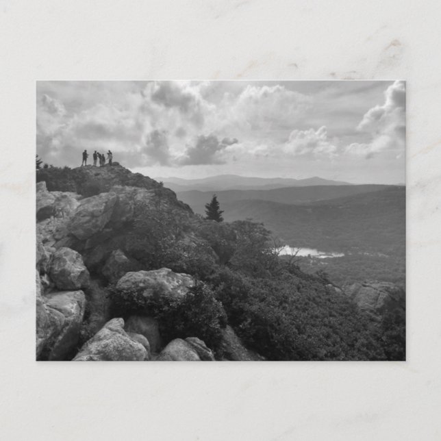 Fotografía en blanco y negro de paisaje en postal (Anverso)