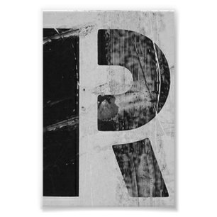 Fotografía R2 4x6 blanco y negro de la letra del