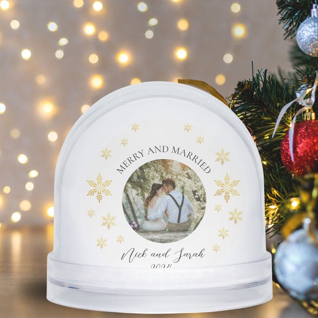 Fotos De Feliz Y Caso: Copo De Nieve Dorado (Merry And Married Photo Golden Snowflake Snow Globes)
