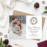 Fotos de Monograma en invierno de Feliz Navidad<br><div class="desc">Esta elegante tarjeta navideña de Feliz Feliz Año Nuevo cuenta con una foto retrato junto a una hermosa cortina de vegetación floral acuática con un personalizado burgundy monograma inicial. El elegante texto rojo burdeos, verde y gris oscuro incluye el texto "Nuestro nuevo hogar para las vacaciones" junto con su nueva...</div>