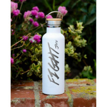 Frasco de agua blanco "FIGHT" de Matte aislado