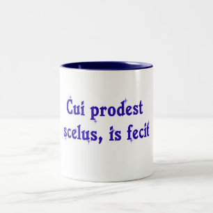 Frase latina en la taza del abogado