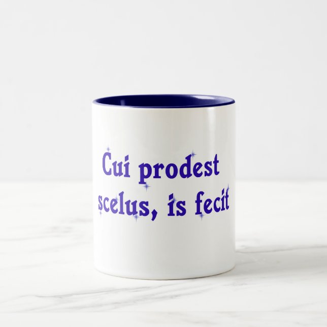 Frase latina en la taza del abogado (Centro)