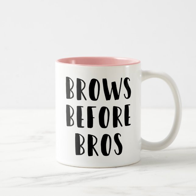 Frentes antes de la taza del maquillaje de Bros (Derecha)