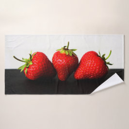 Fresas en blanco sobre negro btcna