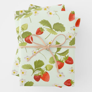 Fruta de fresa, hojas y flores