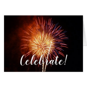 Fuegos artificiales rojos, blancos y azules en Pat