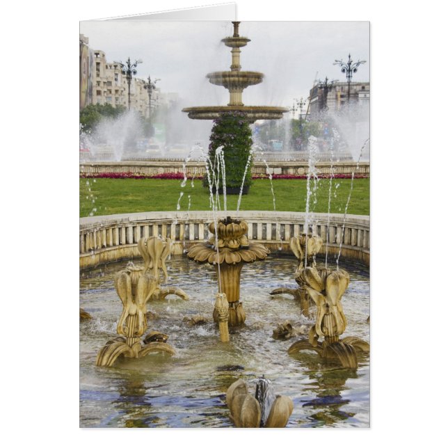 Fuentes frente al Palacio del Parlamento (Frente)