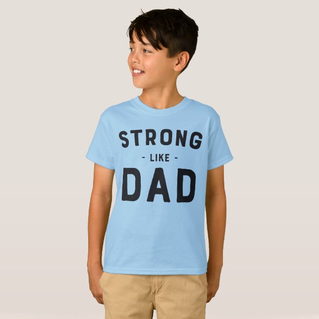 Fuerte como papá embroma la camiseta (Anverso completo)