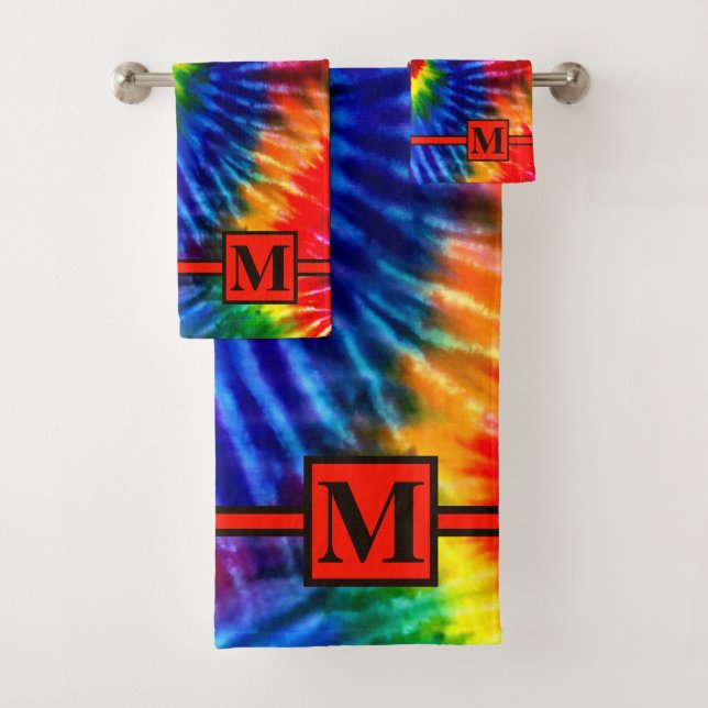 Fun Bright Rainbow Retro Tie Dye Red Monogramado (In situ)