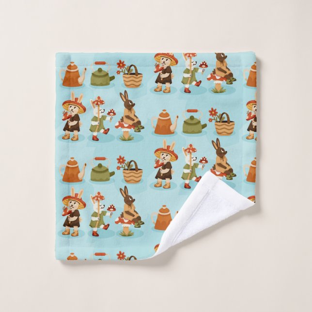 Fun cartoon animal print on a light blue backgroun (Toallita)