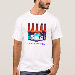 Funcionamiento en la camiseta vacía de la cerveza