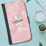Funda Cartera Para Galaxy S4 Monograma inicial de acuarela rosa de moda<br><div class="desc">Un suave fondo de color rosa y rosa de fondo proporciona el lienzo para una estuche de teléfono monopólico, bonita y contemporánea, con iniciales y nombre. La paleta de colores blanco y negro del monograma, compuesta de fuentes modernas limpias mezcladas con un tipo de letra de guión, exuda un encanto...</div>
