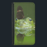 Funda Cartera Para Samsung Galaxy S5 Rana dulce con mariposa en la nariz<br><div class="desc">Una linda rana verde sentada sobre su almohadilla de lirio en un estanque,  con su cara saliendo por encima de la superficie del agua. Una mariposa curiosa se sienta en su nariz. Estos lindos critiqueros parecen como si pudieran ser mejores amigos</div>