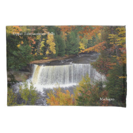 Funda de almohada de las cataratas del alto taquam