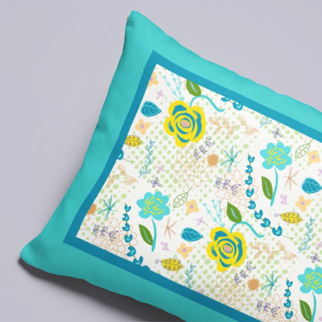 funda de almohada floral dibujada a mano (Subido por el creador)