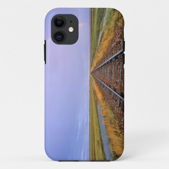 Funda De Case-Mate Para iPhone Arcoiris sobre vías férreas cerca de Fairfield (Reverso)
