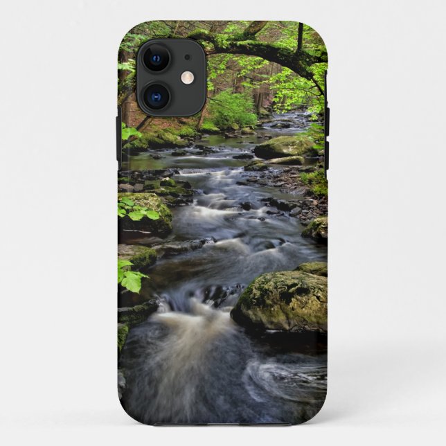 Funda De Case-Mate Para iPhone Arroyo fluye a través del bosque (Reverso)