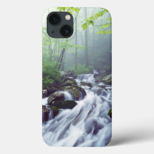 Funda Para iPhone 13 Arroyo Linn Cove en cascada a través de la niebla