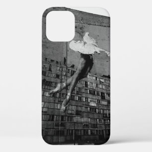 FUNDA PARA iPhone 12 BALLERINA EN BLANCO VESTIDO MURAL