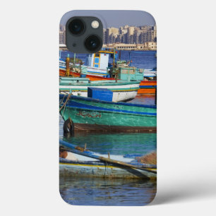 Funda Para iPhone 13 Barcos pesqueros coloridos en el puerto de