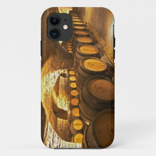 Funda Para iPhone 11 barriles de roble en el sótano de Domaine Comte