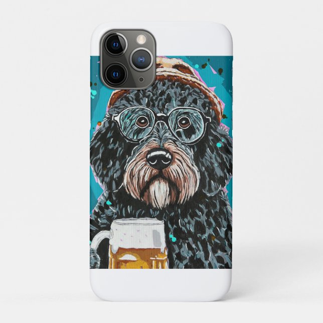 Funda De Case-Mate Para iPhone Bernedoodle sostiene una taza de cerveza (Reverso)